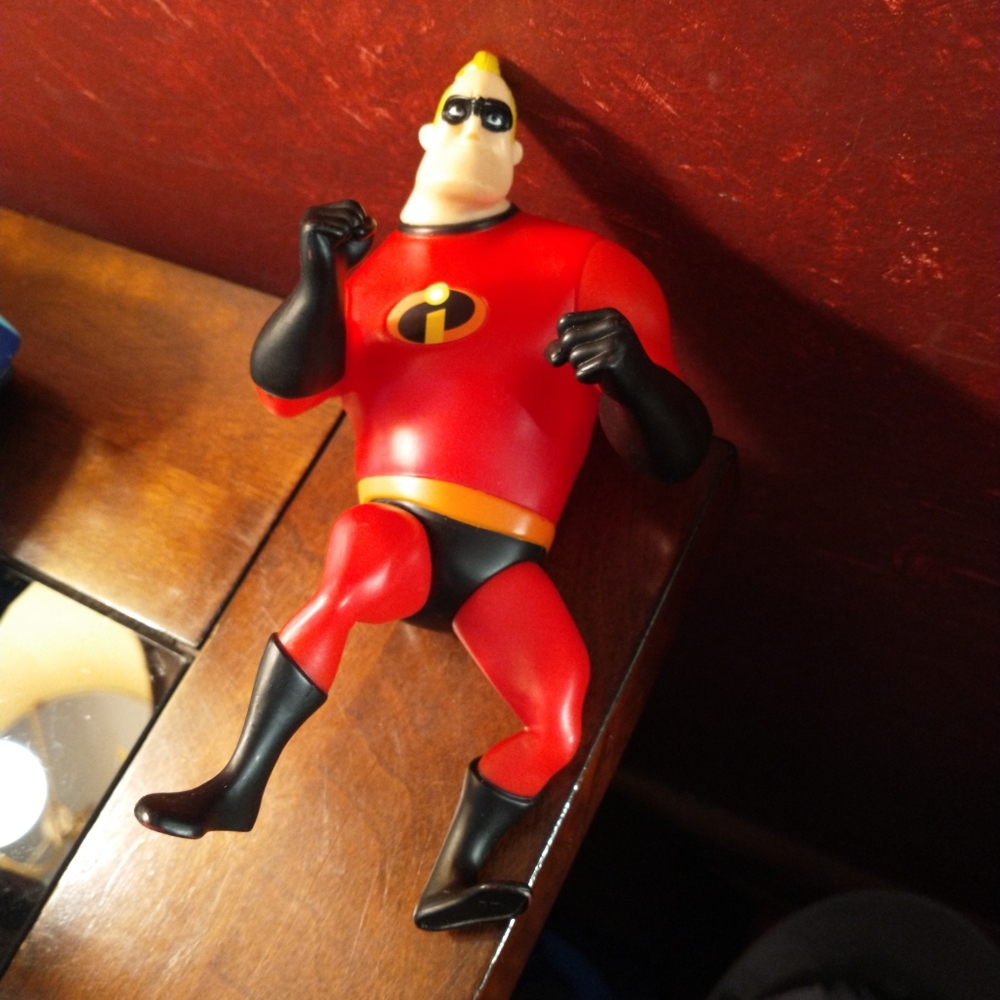 The Incredibles - Mr Incredible 6" Action Figure McDonalds Happy Meal 2005
